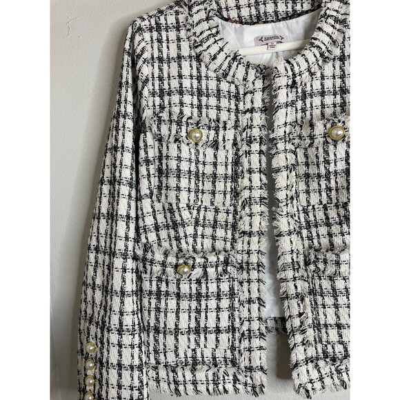 Chic Tweed Pearl Button Crop Jacket | Black White Plaid Bouclé Blazer S - Picture 2 of 9